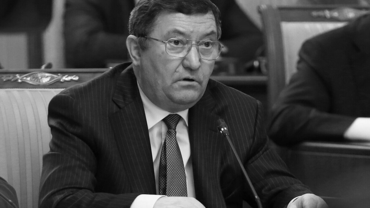     Ему было 72 года.