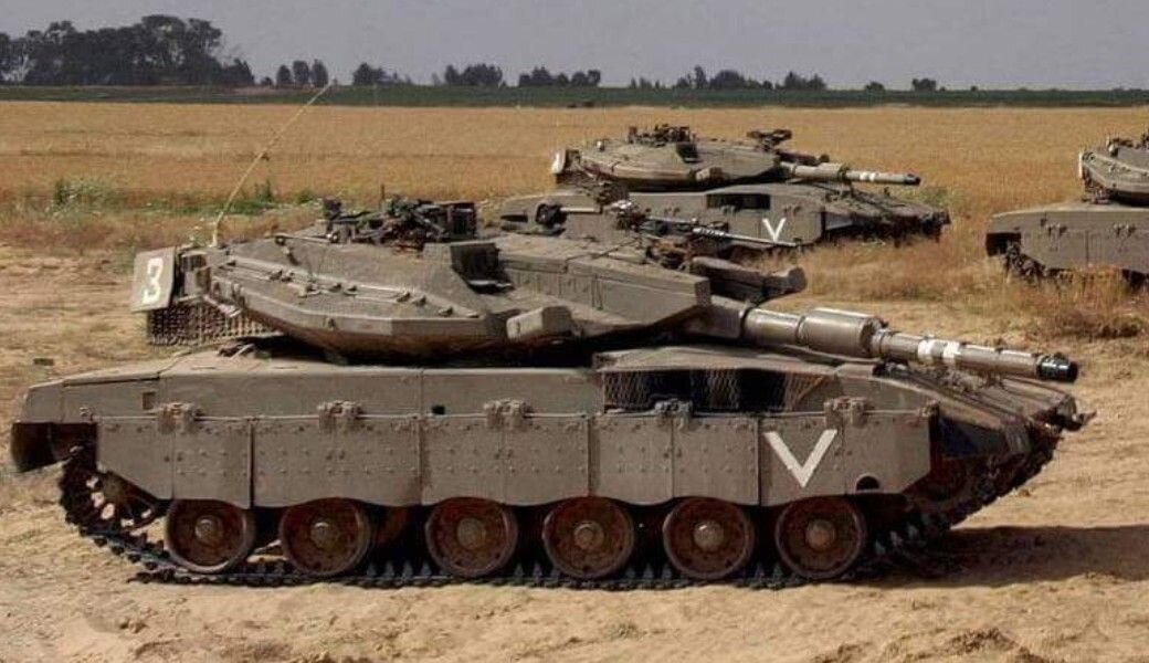 Очень любопытно. Почти полсотни лет крепились евреи, а тут водичка протекла: «Израиль впервые продаст свои танки некой европейской стране», новость так новость.