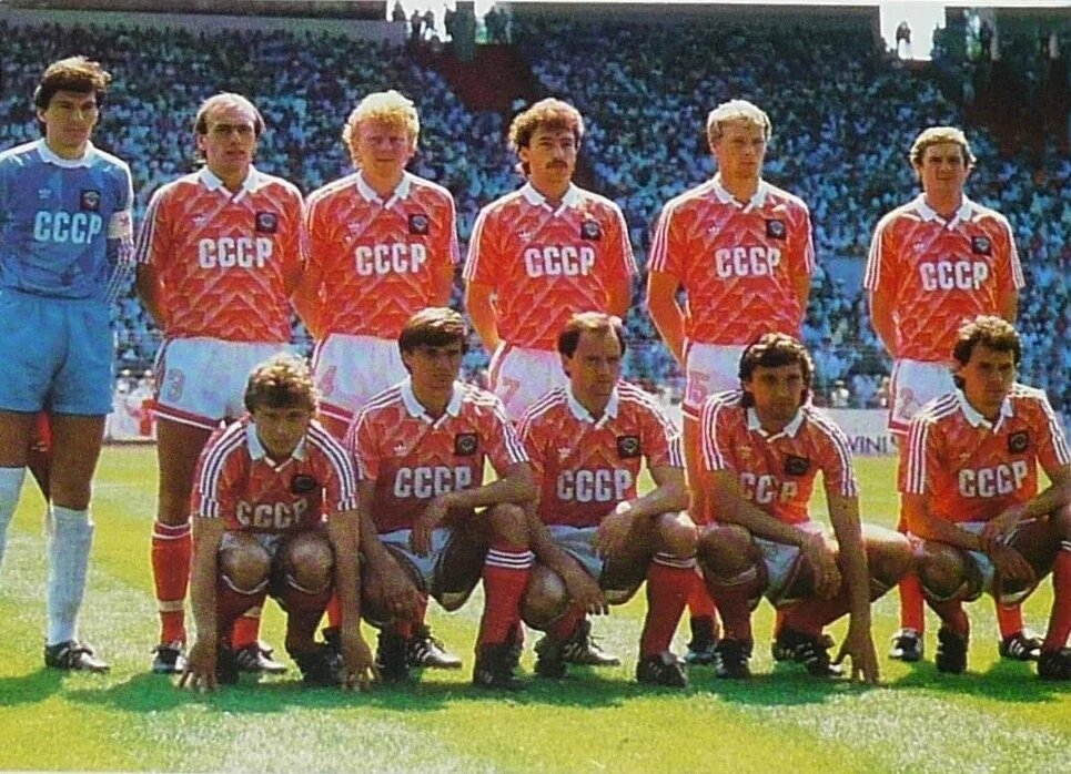 1988 ссср. Сборная СССР 1988. Команда СССР 1988 по футболу. Сборная России по футболу 1988. Че 1988 по футболу СССР.