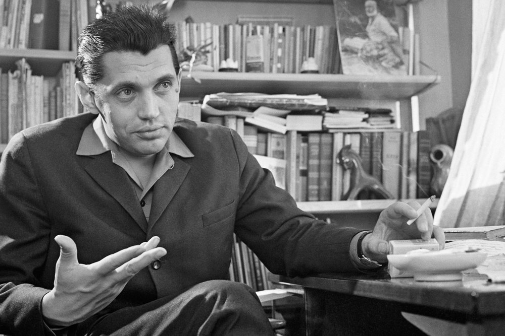 Роберт Иванович Рождественский