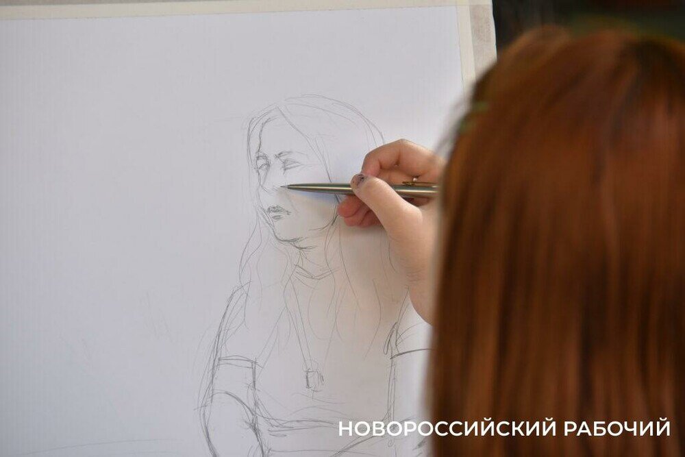 Портрет пишут или рисуют