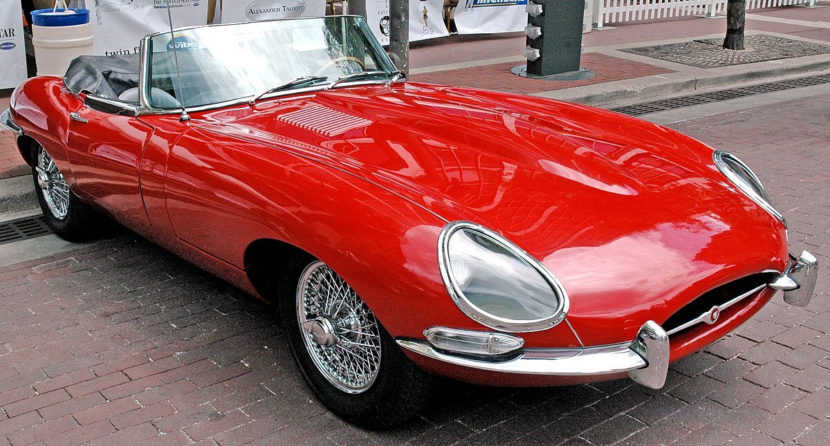 1.Jaguar E-Type