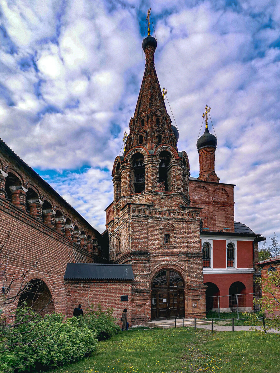 Крутицкое подворье в Москве