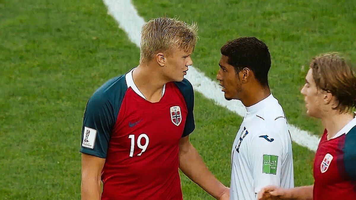 Эрлинг Холланд - автор невероятного достижения, случившегося на том турнире