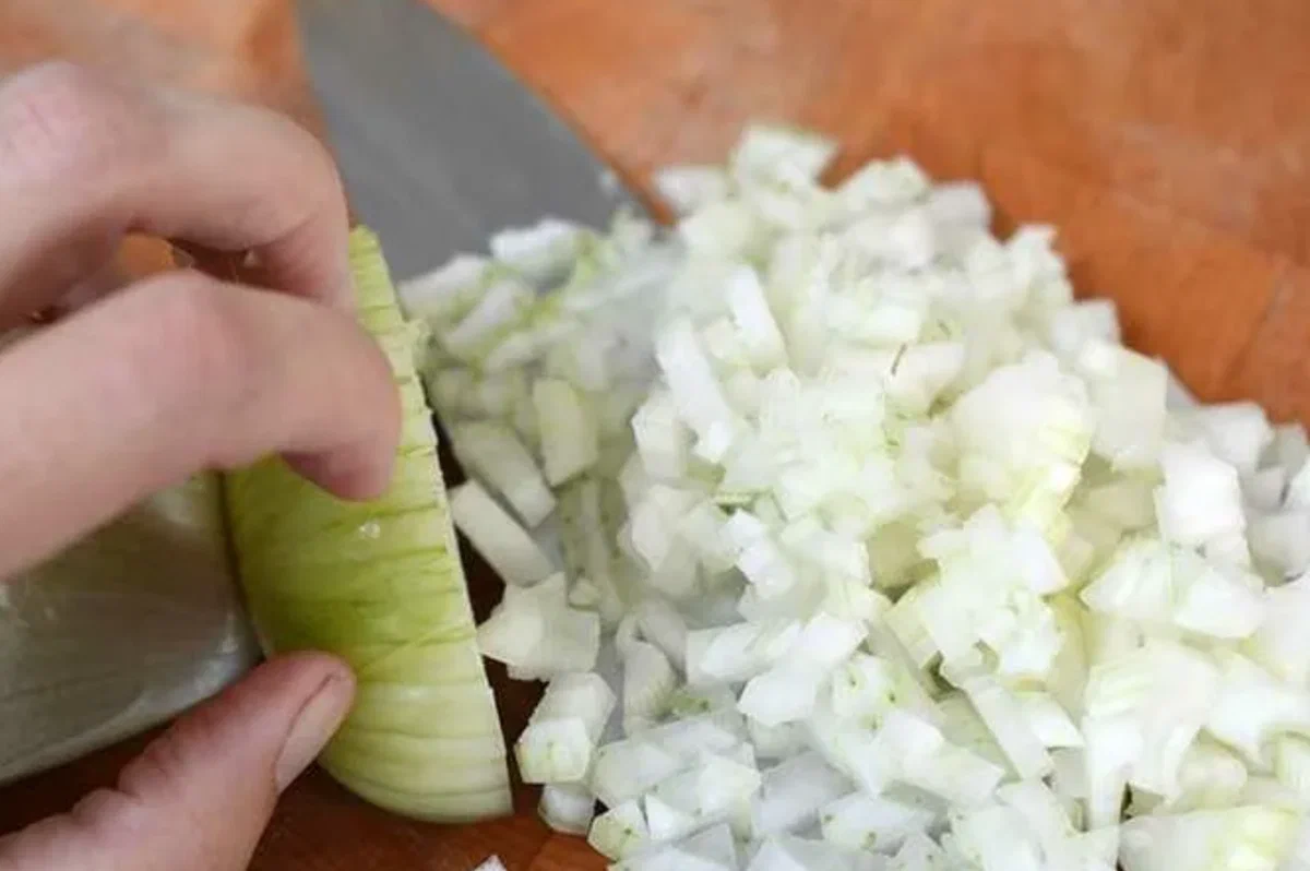 Los pulgones son parásitos que atacan a árboles frutales, hortalizas, cereales, hierbas y arbustos ornamentales. Los pulgones chupan la savia celular de las plantas verdes y así debilitan la planta.-4