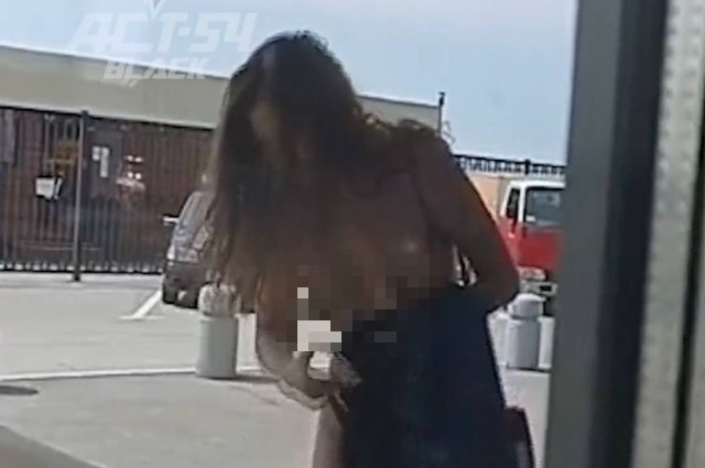 Шокирующее видео! Рыжий Тарзан вывел проституток из питерских борделей голышом на улицу
