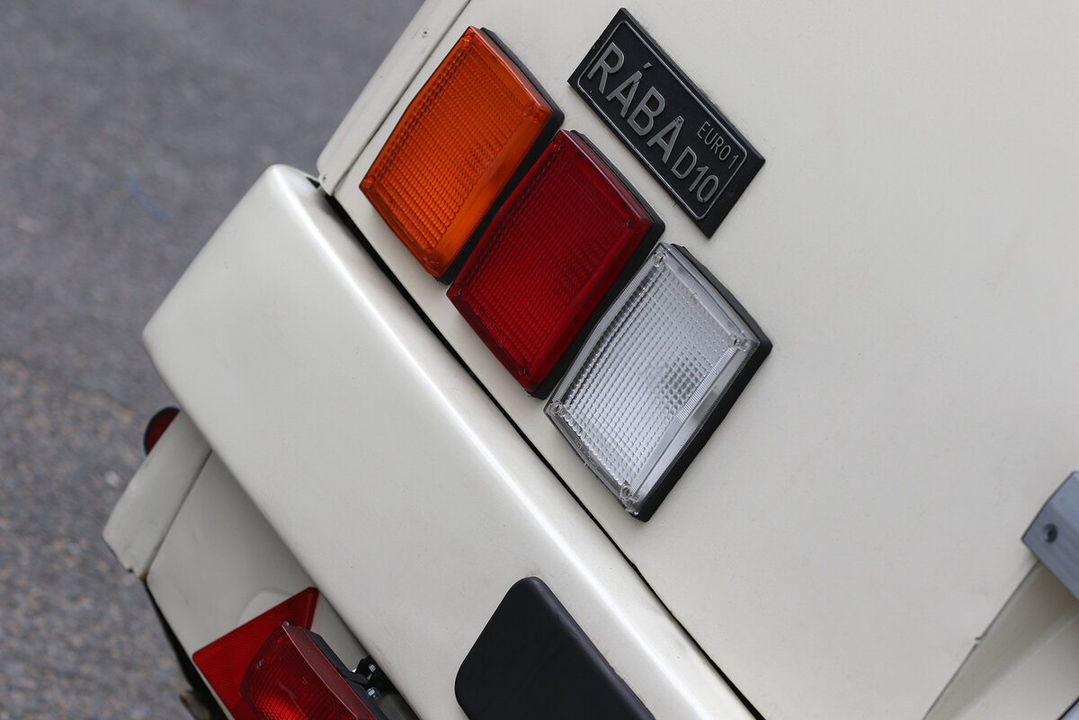 оказывается этот Ikarus я ранее встречал на фестивале РетроРейс 2022 в Москве. Владелец наводит красоту Ikarus 280-33M, добавляет важные штрихи. Двигатель Raba...