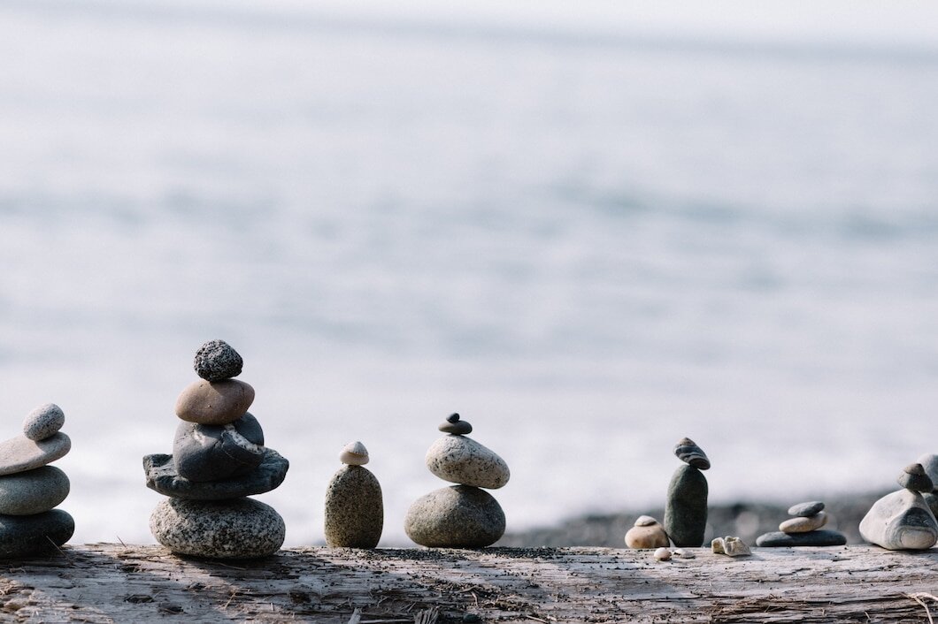 https://img.freepik.com/free-photo/balancing-rocks-on-each-other-at-the-beach_181624-392.jpg?w=1060&t=st=1688163105~exp=1688163705~hmac=e31d9a6a4bcc7a1b6eec7da35a2c54a5b2999a28f72ed93252d77cc4e6e5f9b5