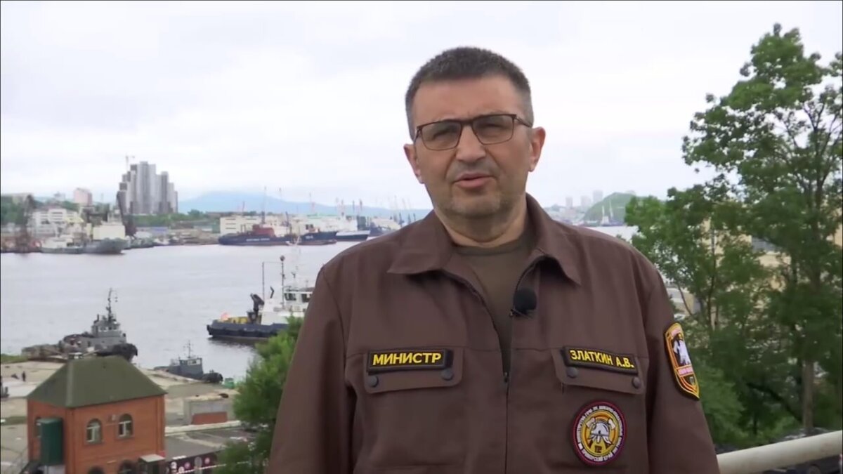     Ряд громких происшествий всколыхнул регион с начала открытия купального сезона. Только за последние выходные вода унесла жизнь шестерых детей. В связи с этим власти Приморья обратились к гражданам с важным заявлением.