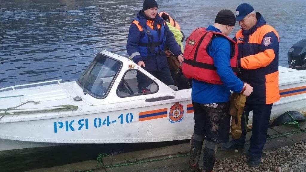     На Красноярском водохранилище вечером 2 июля произошло сразу два происшествия.