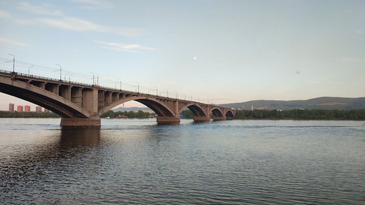     Второй месяц лета в Красноярске будет теплым и пасмурным. Такой прогноз показывает «Яндекс. Погода».