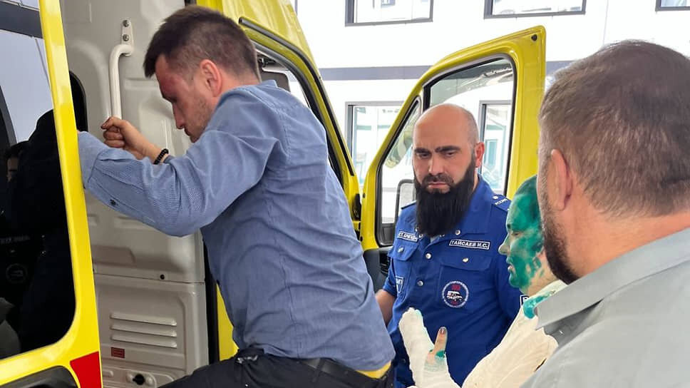 Фото: @no_torture📷Александр Немов и Елена Милашина после нападения