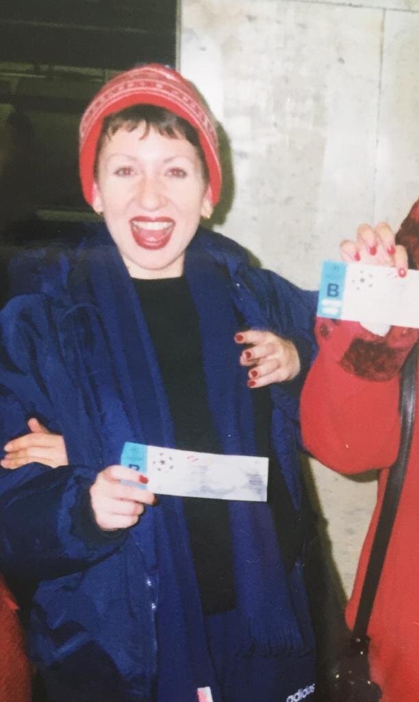 Узнаете? Это автор в 1998 году на станции метро «Спортивная» перед матчем. В руке заветный билетик. Бывали дни веселые!