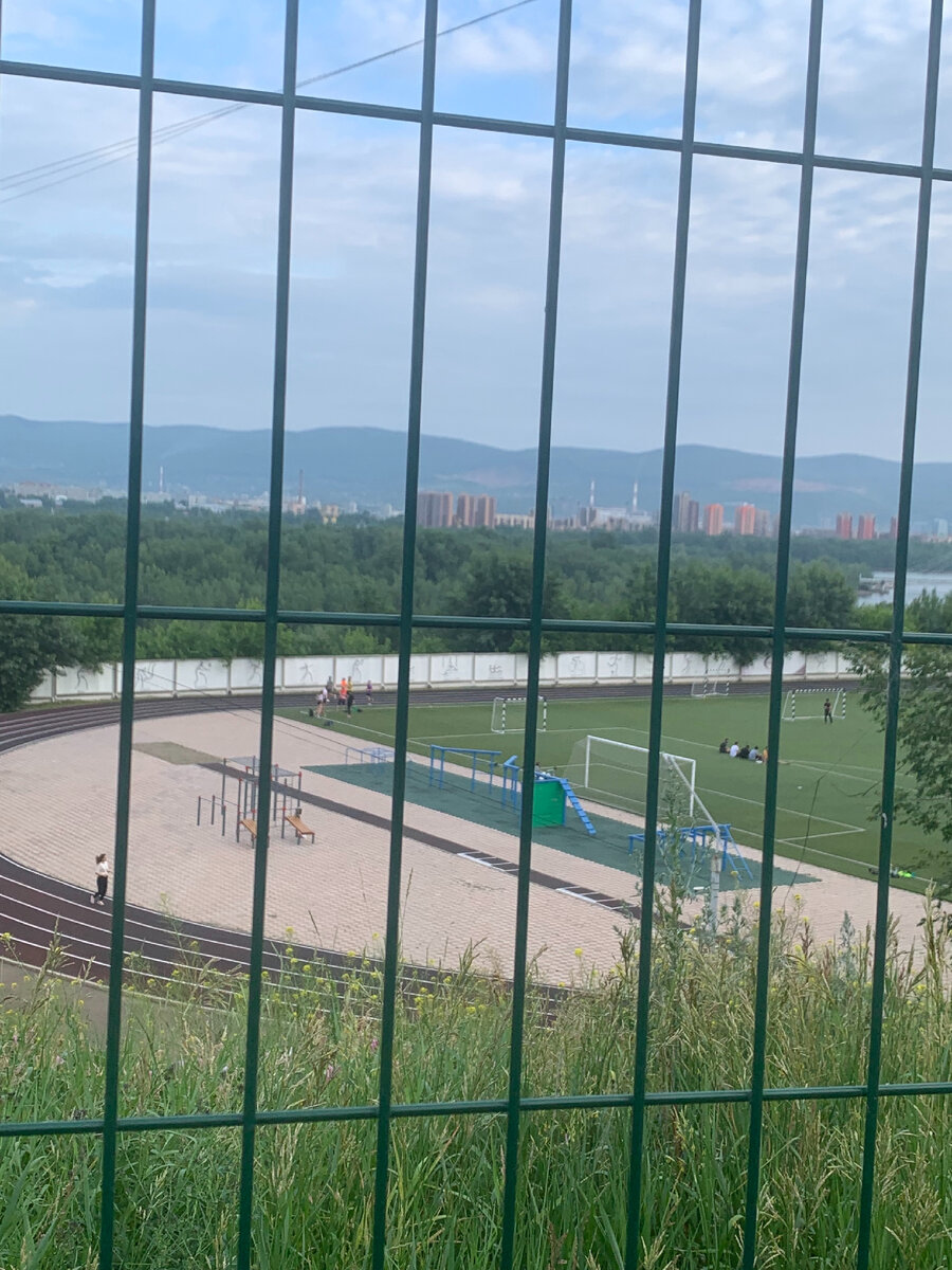 Смотрю сверху, как все уже бегут