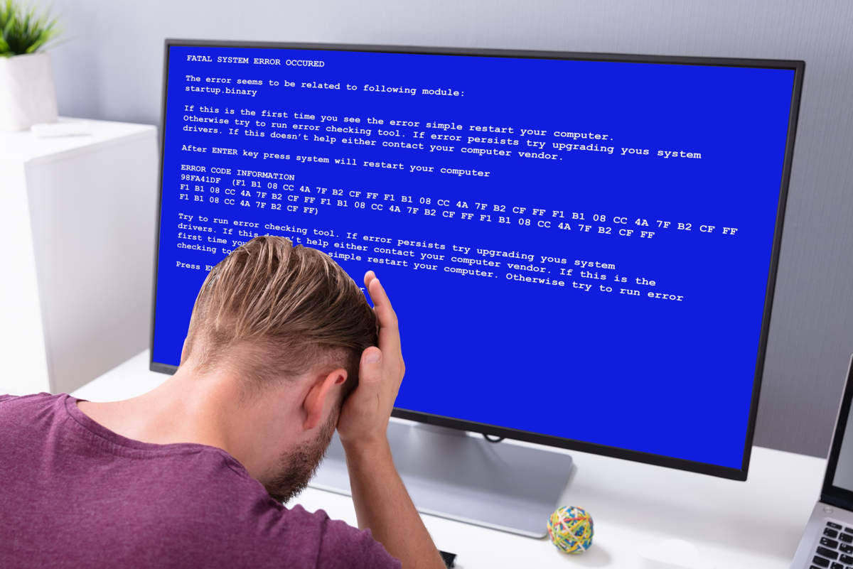 Ошибки после обновлений. Синий экран. Синий экран смерти Windows. Синий экран смерти Windows 10. Ошибка на компьютере.