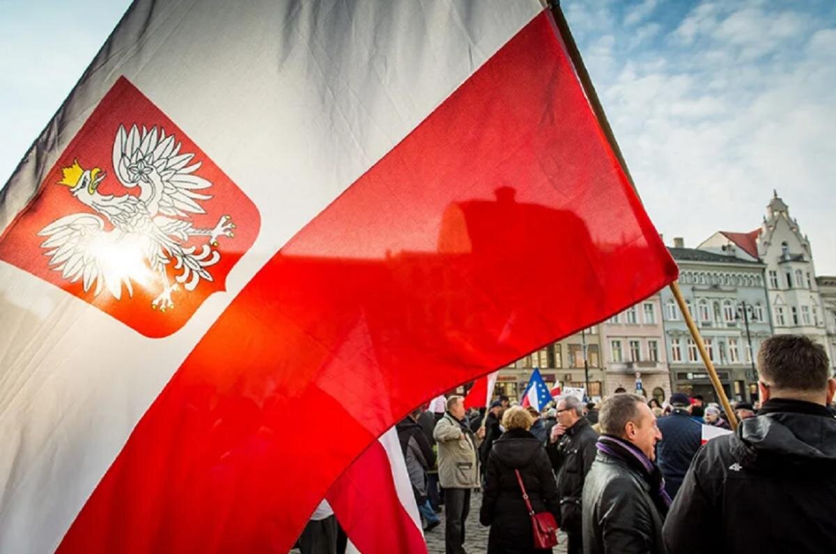 В Польше исптытывают неприязнь к россиянам, на фоне высокой инфляции с стране и рекордных закупок газа из РФ. Источник: Яндекс.Картинки