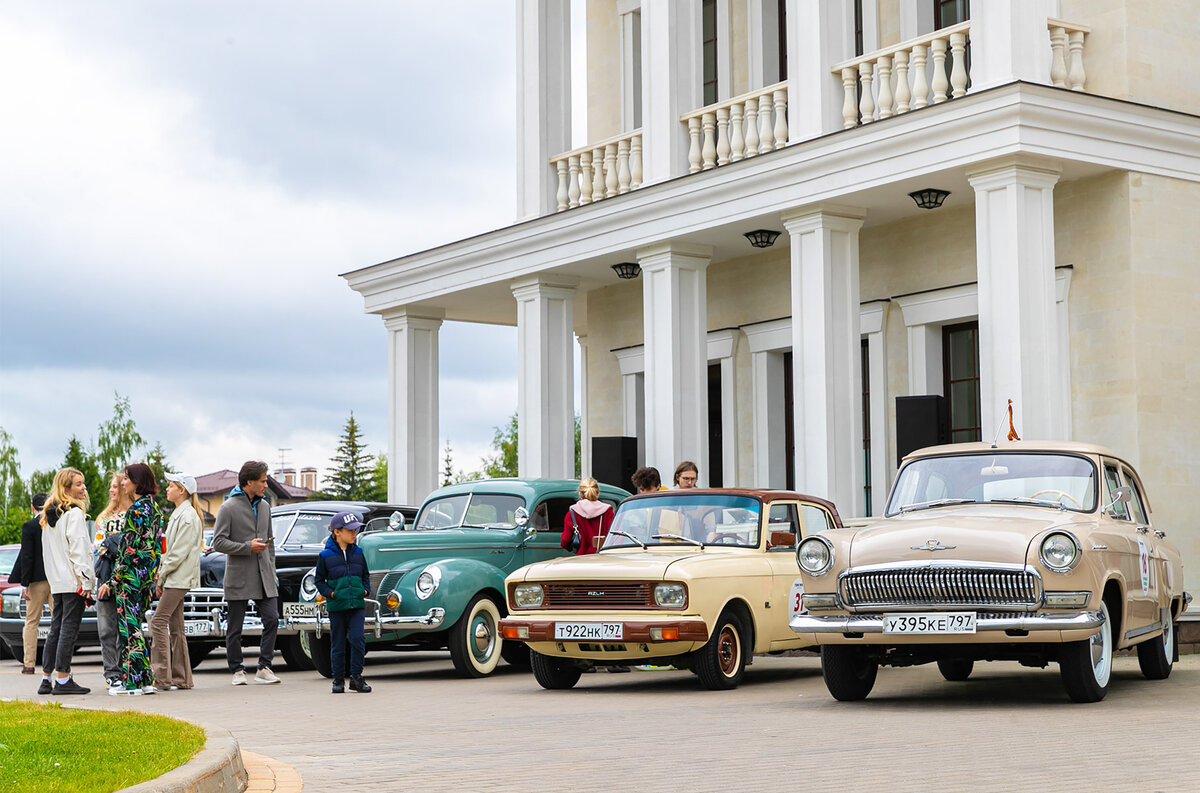    За это время участники ралли проехали 100-километровый маршрут по живописным местам Подмосковья.   
Фото: Старое Время