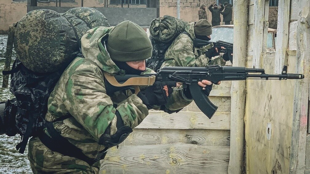    Вопрос частично решен, оружие получат батальоны, находящиеся в приграничных районах.