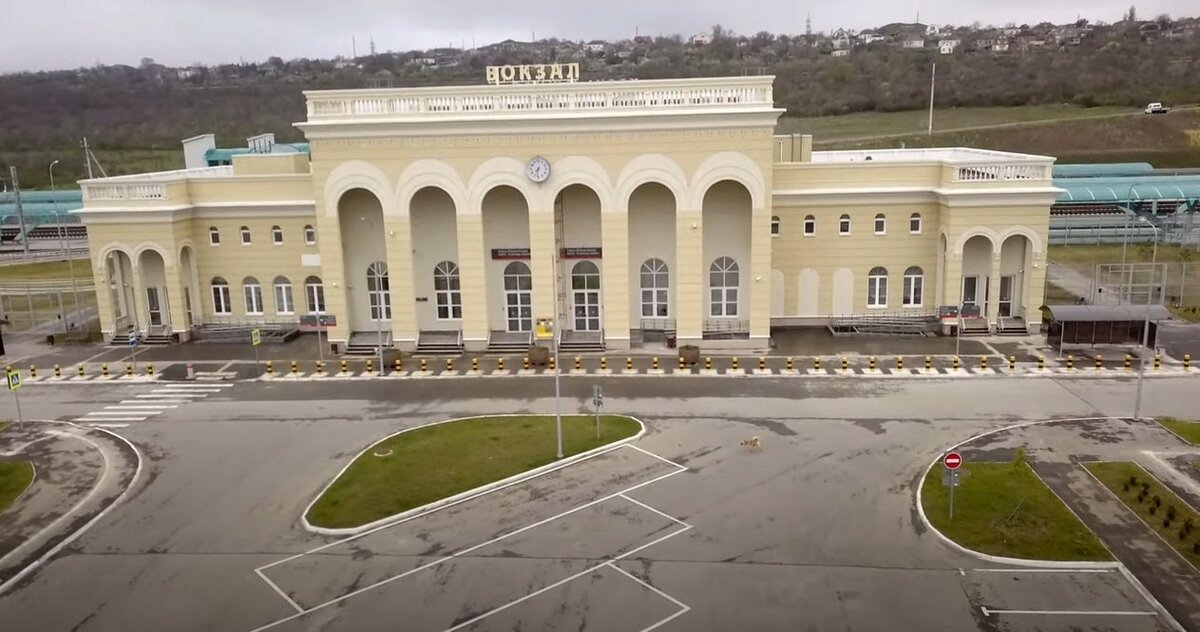 Железнодорожный вокзал привокзальная площадь 3 керчь фото Недооценённый курорт в Крыму. Знакомьтесь - Керчь Поехать - посмотреть Дзен