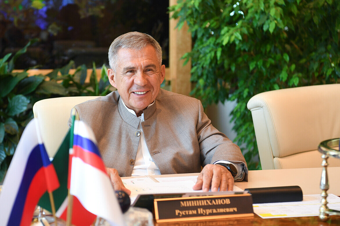 ​Рустам Минниханов заметил, что из-за летних заморозков и отсутствия осадков ожидается снижение урожайности кормовых и зерновых культур. Фото: rais.tatarstan.ru