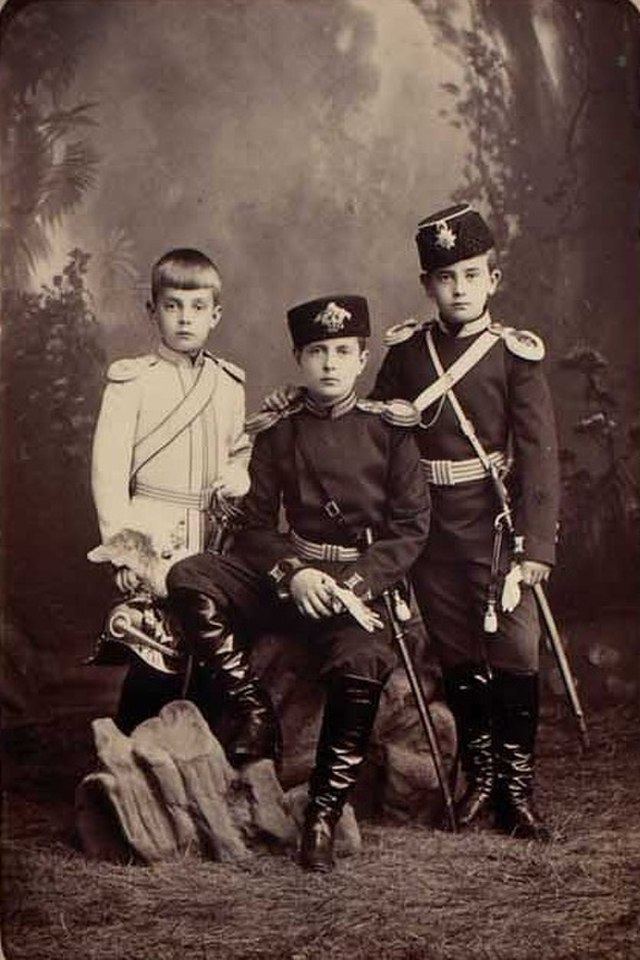Великие князья Кирилл (в центре), Борис (справа) и Андрей (слева), ~ 1880-годы, тут и далее фото из открытых источников 