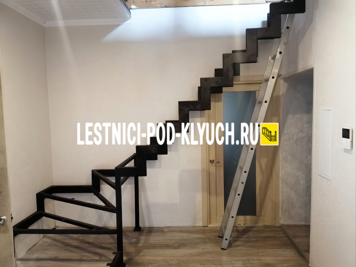 Принимаем звонки: пн-вс с 8:00 до 21:00 (+7 499 490-72-90). Электронная почта: info@lestnici-pod-klyuch.ru 