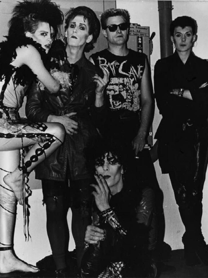 Гот секунда. Specimen группа Batcave. 80s goth группа. Specimen Band goth. Batcave готы.