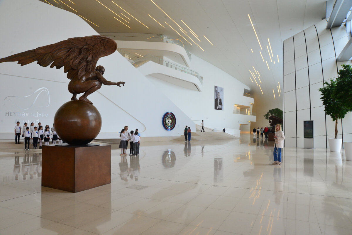 Центр Гейдара Алиева. 1й этаж