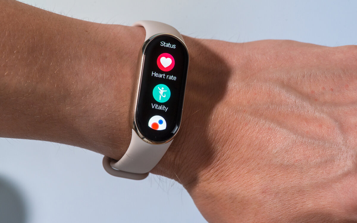 Обзор band 8 pro. Мибенды 8. Ксиаоми смарт банд 8. Xiaomi Smart Band 8 Active. Miband 2 LCD.