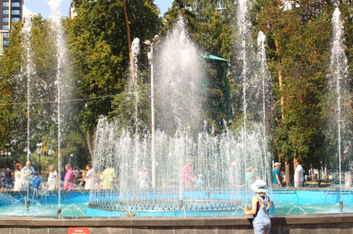    Аномально жаркая погода сохранится в Свердловской области в выходные