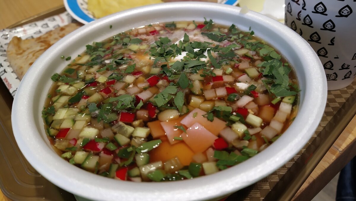     Кажется, вчера еще снег лежал, а сегодня уже пот градом. Хабаровское лето — это солнце, комары и окрошка