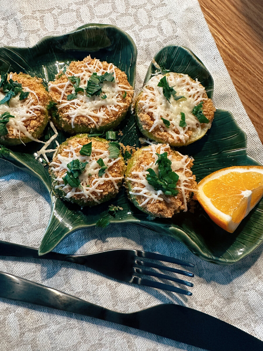 Кабачки с чесноком и хлебными крошками. Вкусно и необычно | Соня Гельд |  Дзен