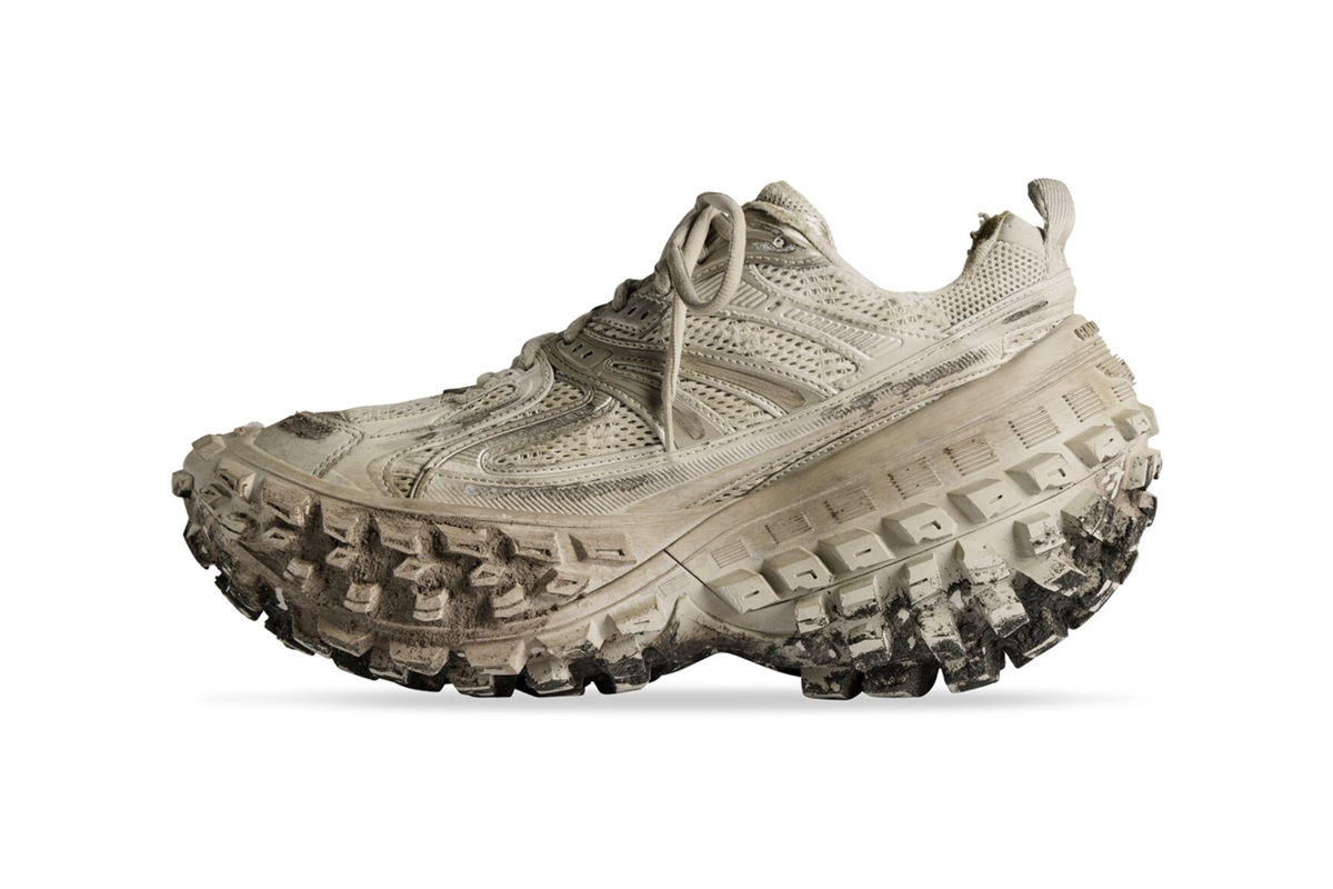 Balenciaga выпускает грязные и потертые кроссовки за 125 тысяч рублей