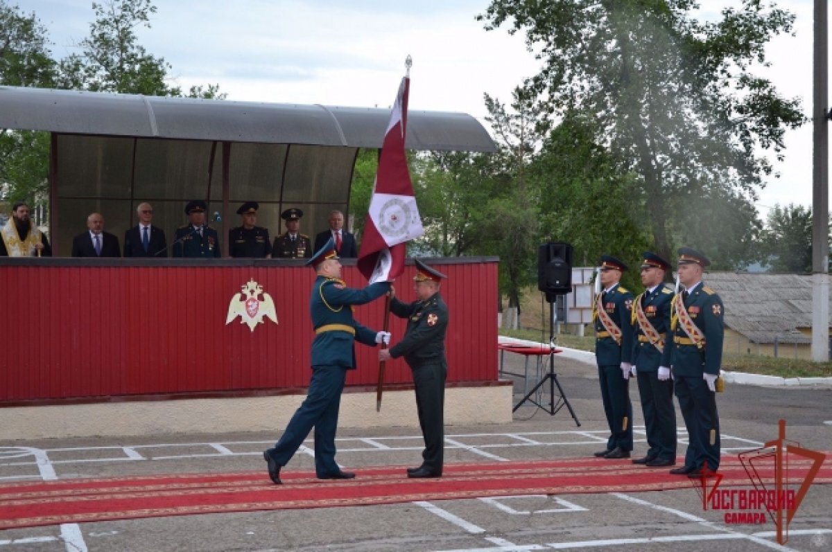    В Тольятти торжественно вручили Боевое знамя воинской части Росгвардии