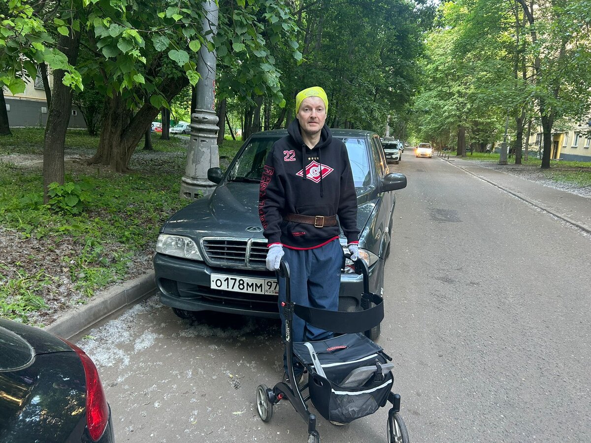 Мы с носорогом во глубине гольяновских дворов 