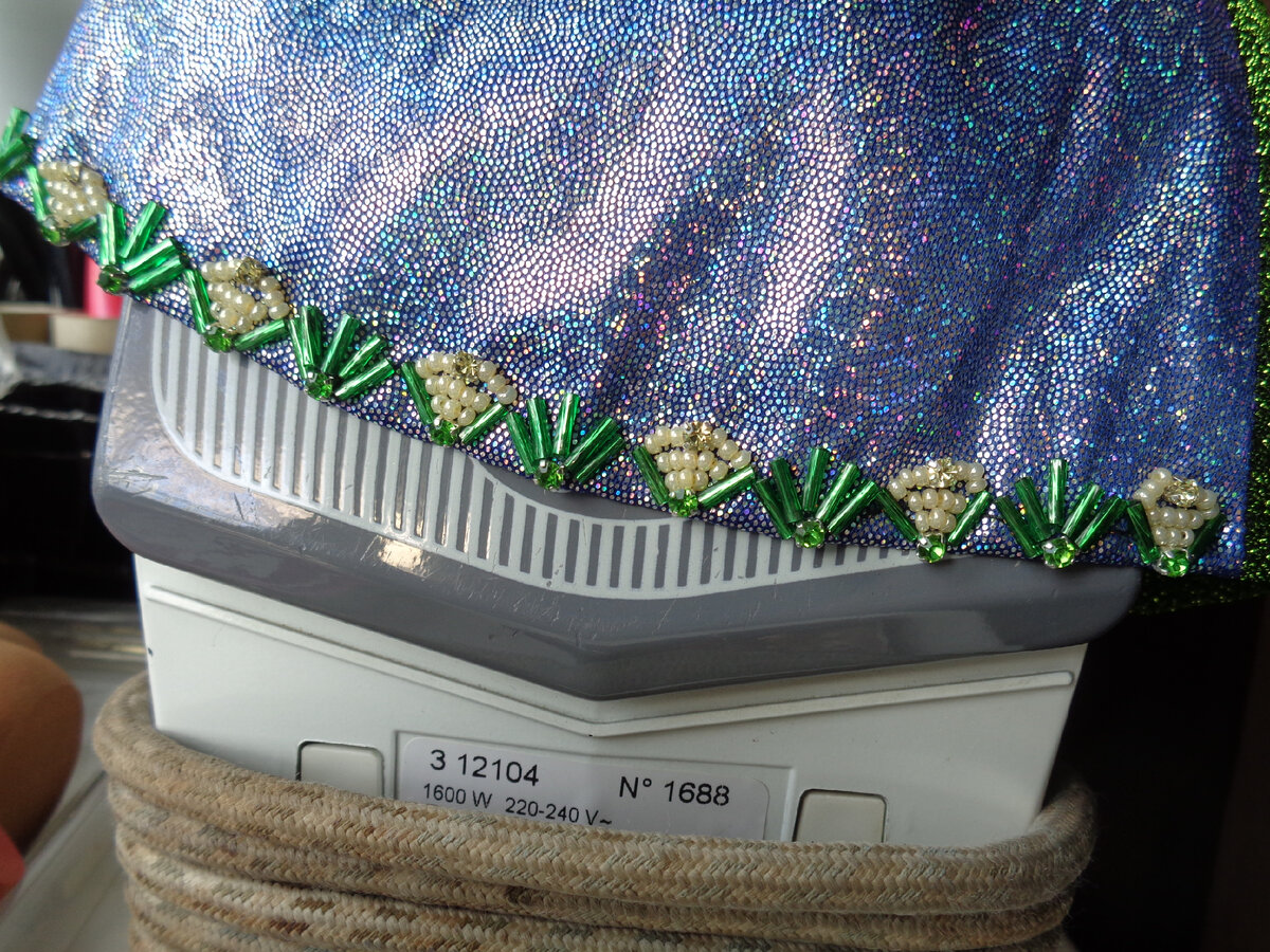 Это травка и кувшинки)