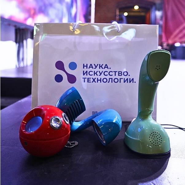 Открытие выставки «Космический дизайн - путь в будущее», посвященной промышленному дизайну космической эры.