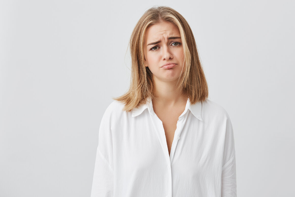 <a href="https://ru.freepik.com/free-photo/blonde-caucasian-female-looking-unhappy-and-dissatisfied-frowning-her-face-sadly-looking-beautiful-girl-with-fair-hair-posing-people-and-emotions-concept_8921227.htm#page=3&query=%D1%83%D1%81%D1%82%D0%B0%D0%B2%D1%88%D0%B0%D1%8F%20%D0%B6%D0%B5%D0%BD%D1%89%D0%B8%D0%BD%D0%B0&position=9&from_view=search&track=ais">Изображение от cookie_studio</a> на Freepik