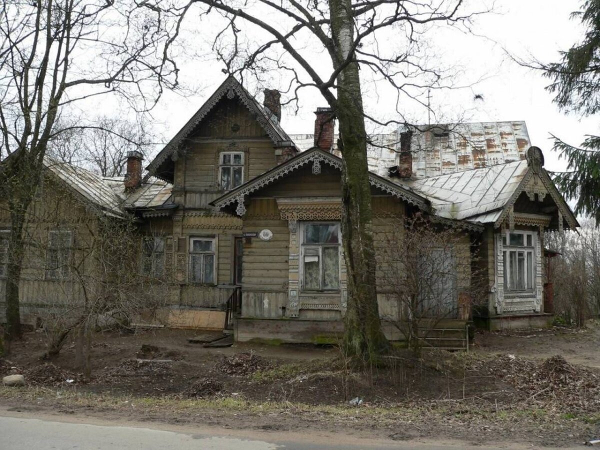 На улице Ломоносова в Парголове воссоздали деревянную дачу Шапошниковой. Несмотр