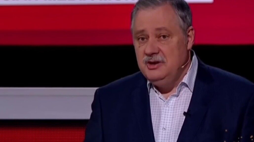     Политолог Дмитрий Евстафьев объявил в прямом эфире у Владимира Соловьева о тайных помыслах немецких обывателей.
