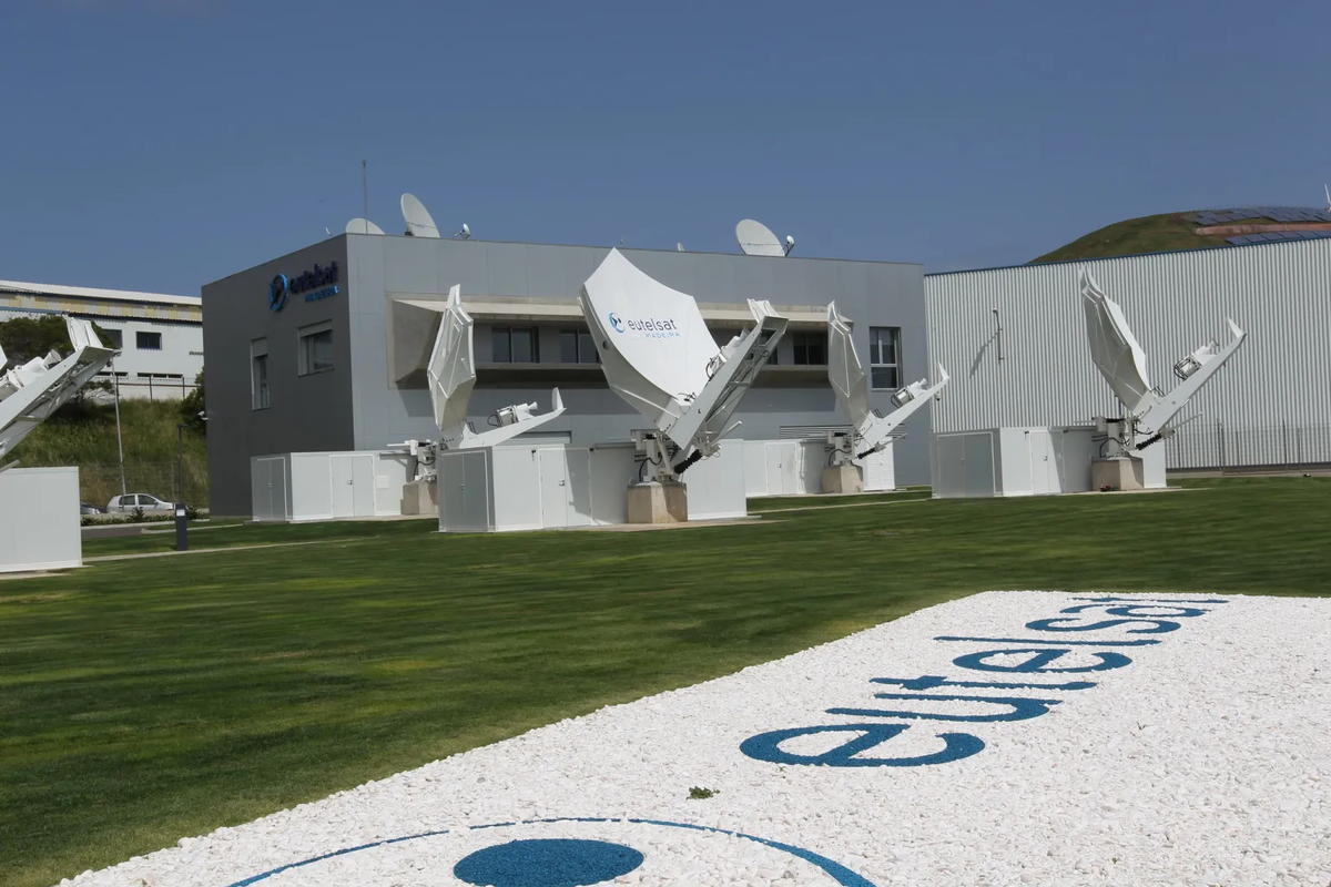 © Eutelsat