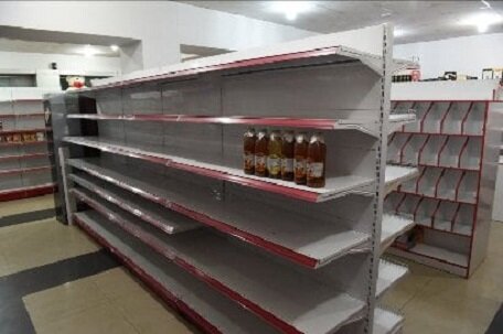 У населения Нагорного Карабаха (Арцаха) небольшая паника в связи с продуктами питания, поскольку магазины сейчас пустые, даже по талонам нет ничего.