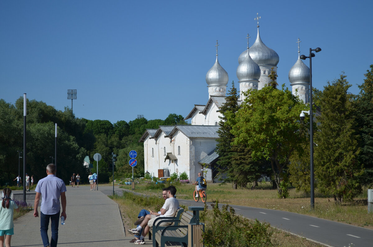 Набережная А.Невского в Великом Новгороде /Авторское фото/