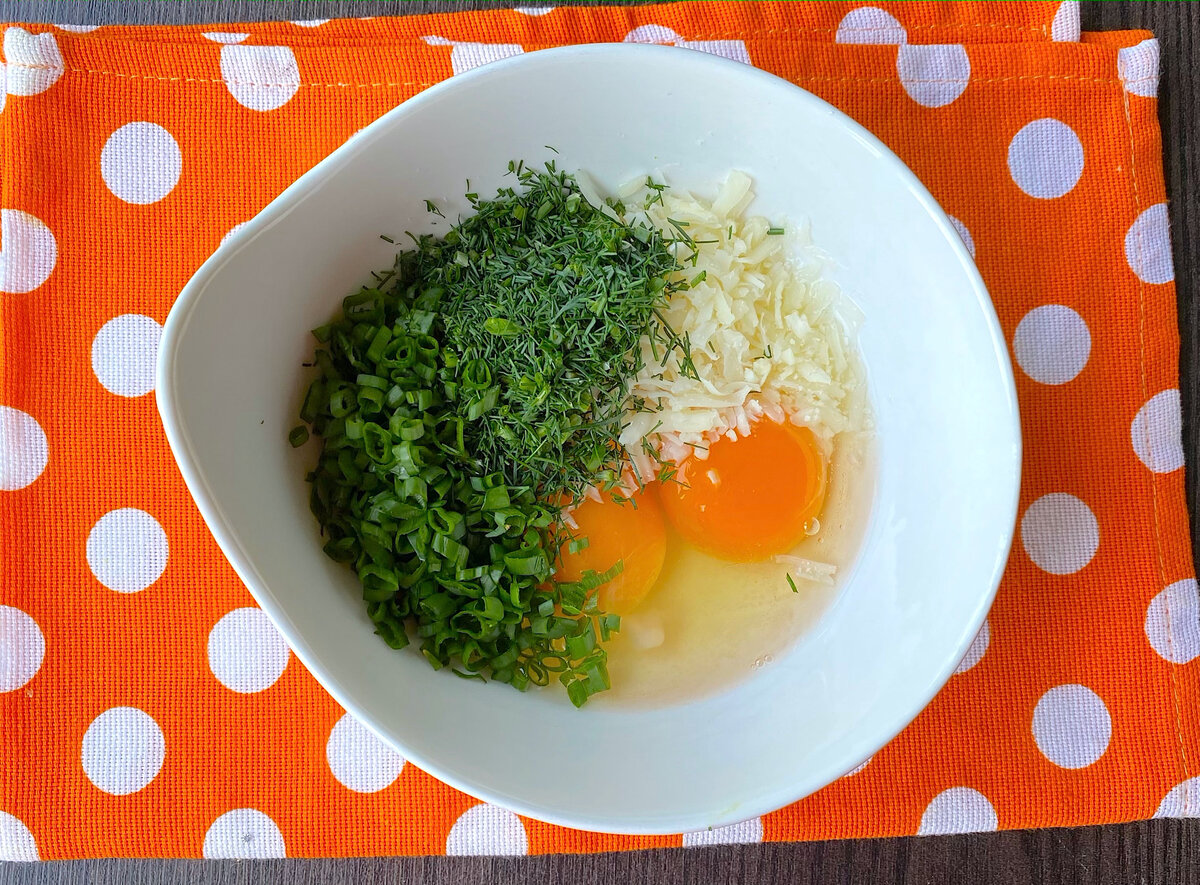 Салат из кальмаров с солёным огурцом и яйцом - рецепт автора Pit Juk