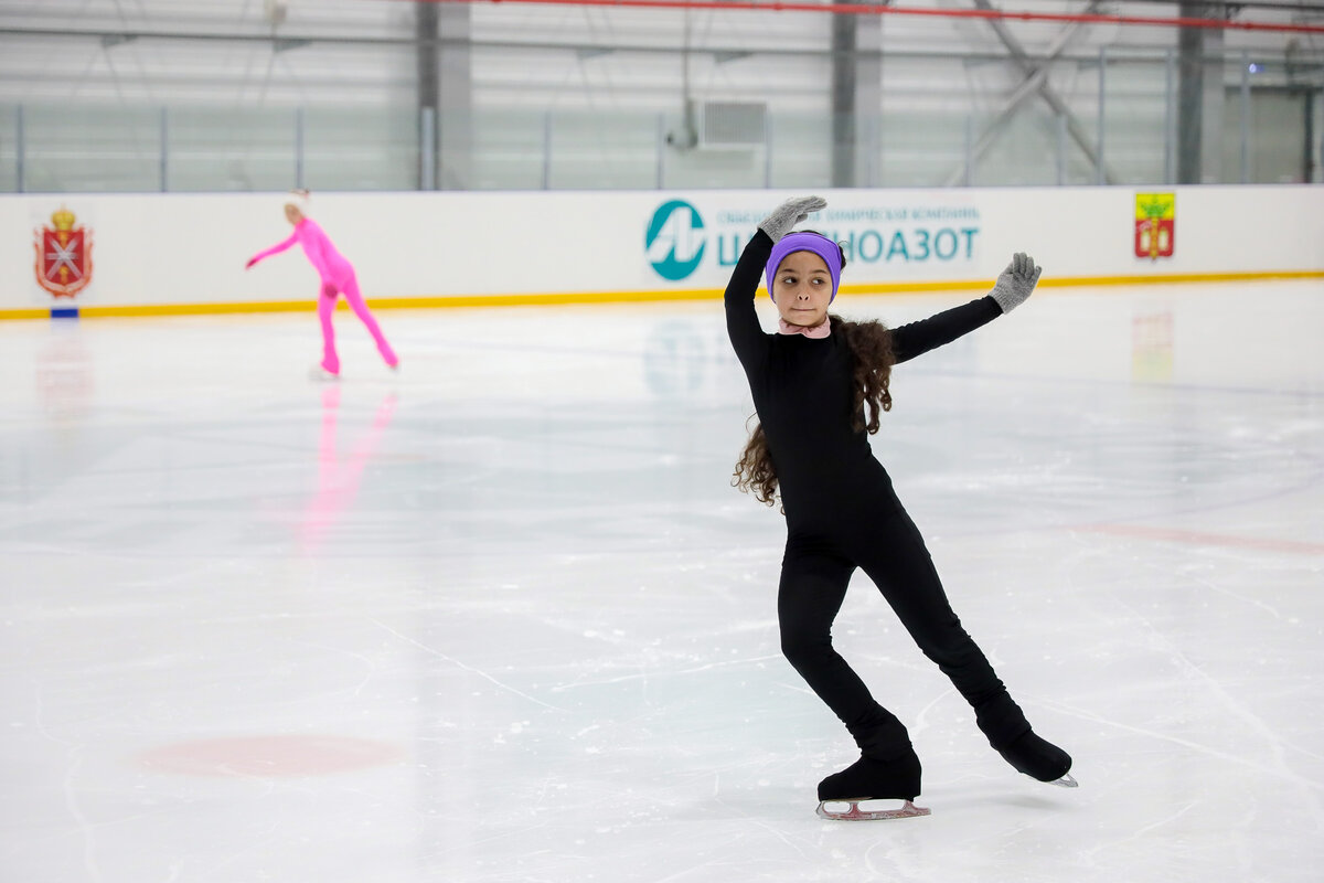 тренировка фигуристов продолжалась 1 час 45 минут