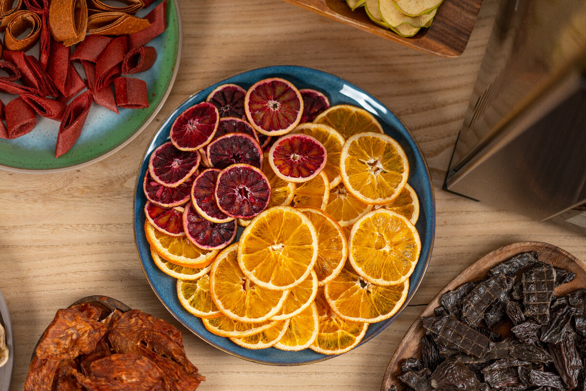 Вот такой товарный вид у фруктовых чипсов, а для тех кто не любит сладкое можно засушить овощи