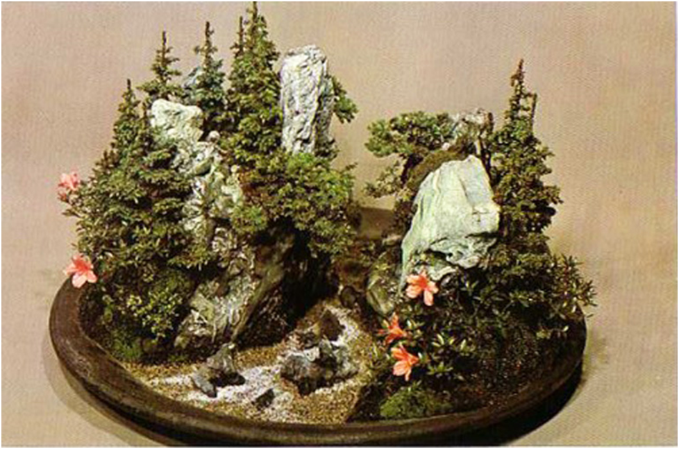 Источник: https://bonsaibark.com/2015/02/15/another-state-of-the-art-saikei-by-toshio-kawamoto-this-time-in-a-completely-round-pot/