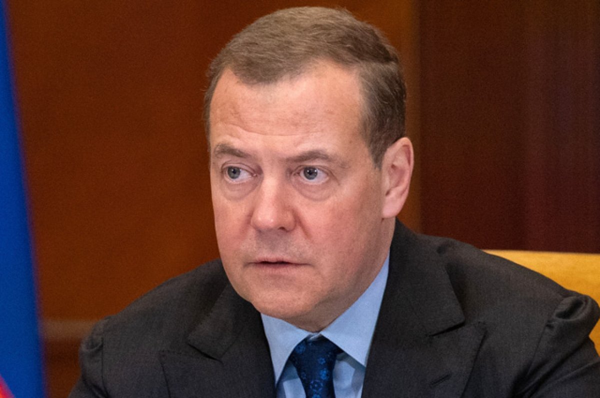    Дмитрий Медведев.