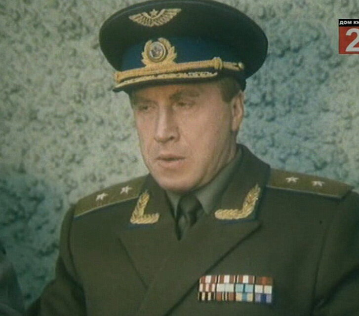 Советская военная послевоенная форма в фильме "Мой лучший друг ...