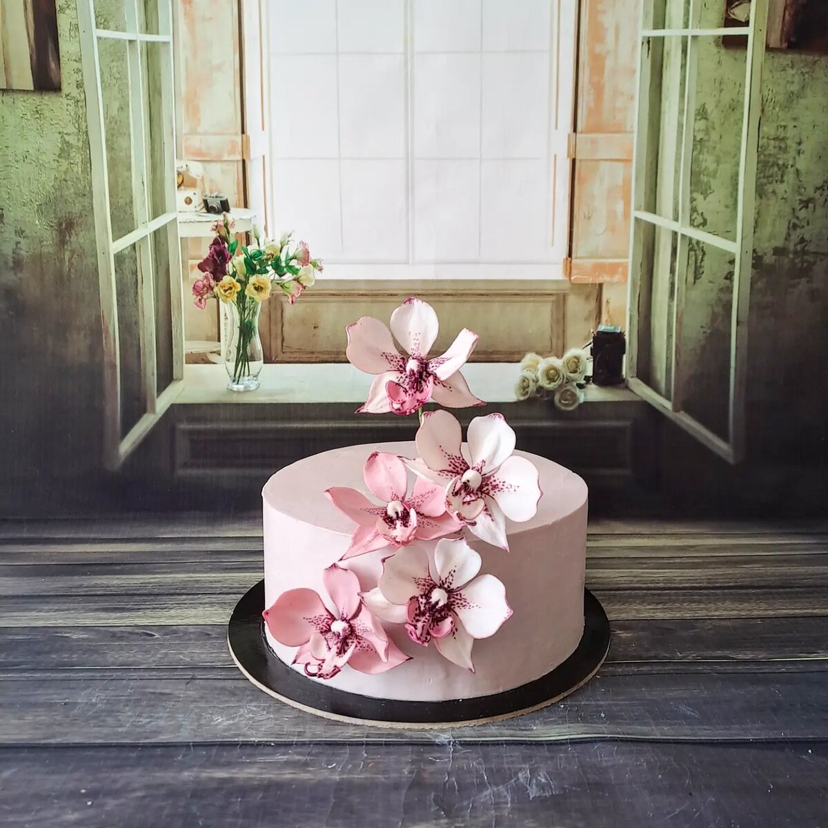 Торт с орхидеями. Фото автора. 